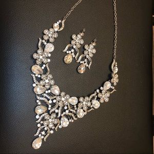 NWT Necklace and Earring Set Diamond and Silver
